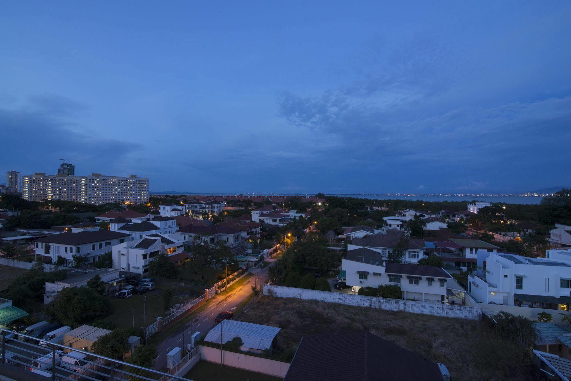 شقق غولدن فيو المخدومة Tanjung Tokong المظهر الخارجي الصورة